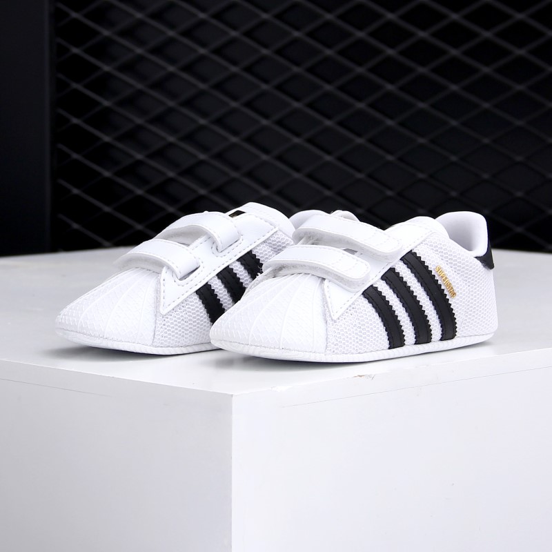حذاء رياضي أصلي من Adidas SUPE - مراجعة Adidas Shoes Superstar وسعره